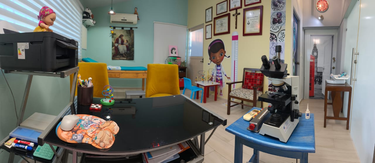 Interior del consultorio de hematología pediátrica de la Dra. Marina Gómez Narváez